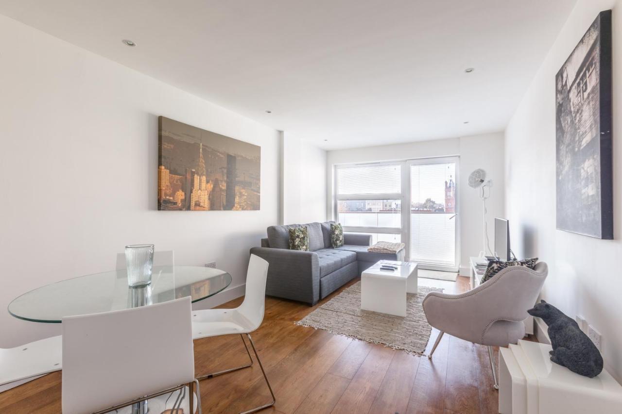 Luxury 2-Bed Flat Parking And Close To The Tube Londres Exterior foto